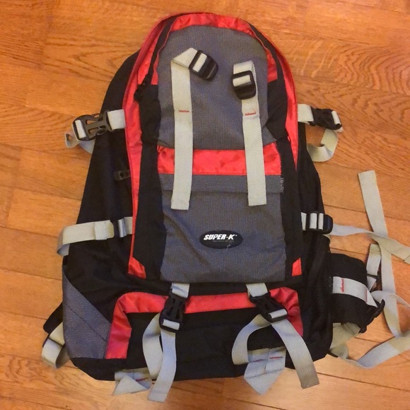 Mid size backpack for hiking camping travelling - Picture 2 of 10